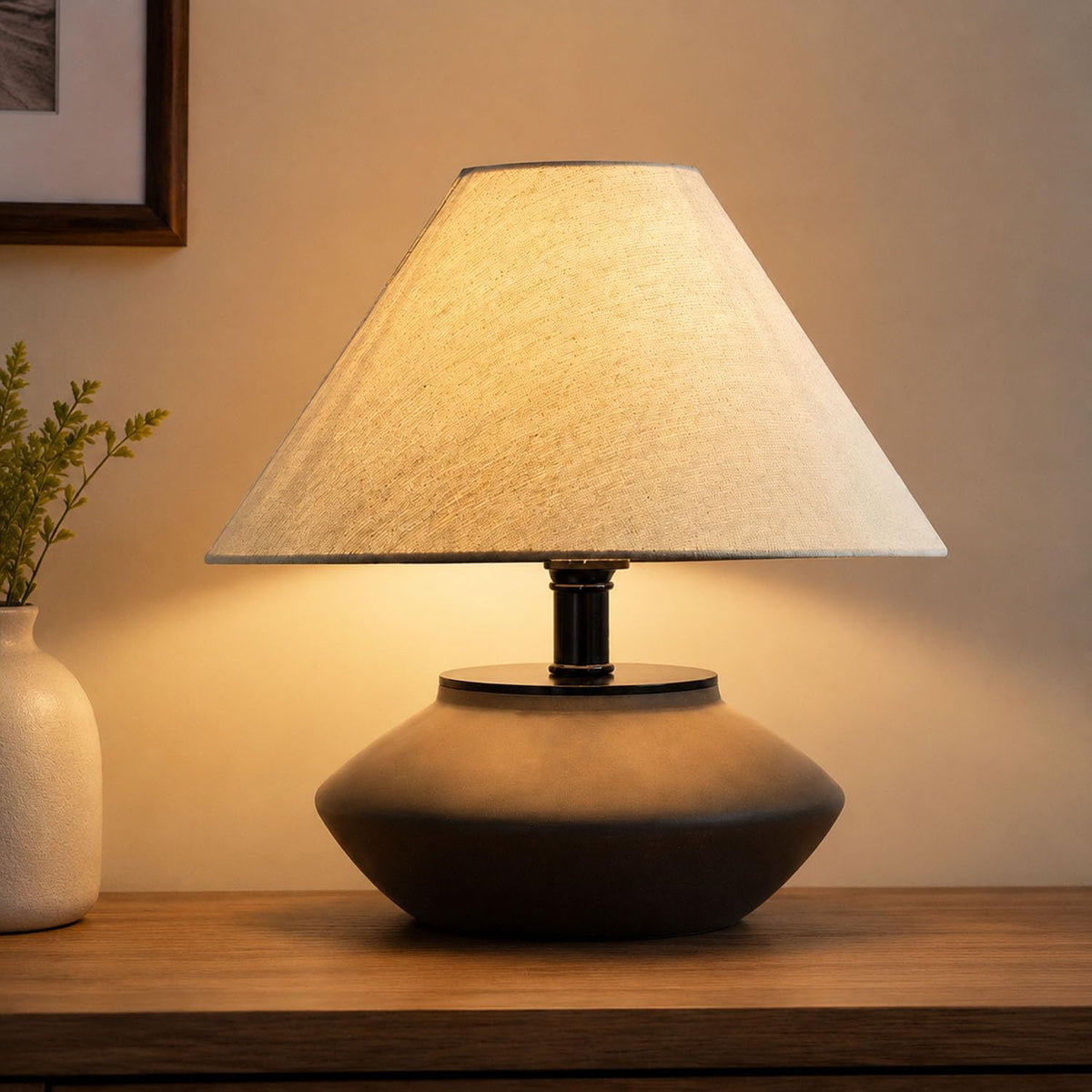 Velvero Farmhouse Ceramic Table Lamp – Black Base, Linen Shade